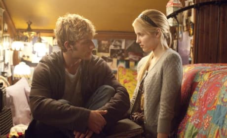 Alex Pettyfer and Dianna Agron in I Am Number Four