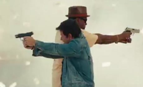 2 Guns Featurette: Mark Wahlberg & Denzel Washington Fight Crime & Each Other