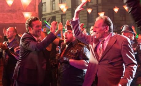 Unfinished Business Review: Vince Vaughn Road Trip Comedy Stalls