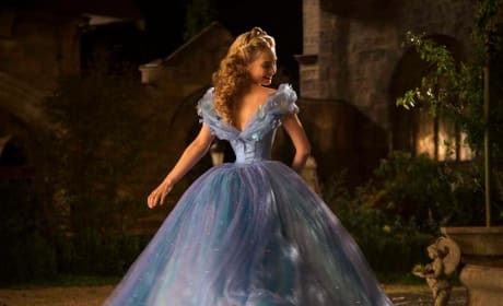 Cinderella Lily James Stars
