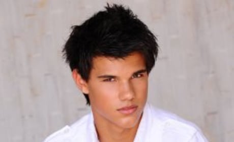 Taylor Lautner Expected to Reprise Role in New Moon