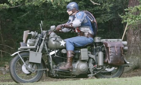 Captain America Motorcycle Stuntman 1