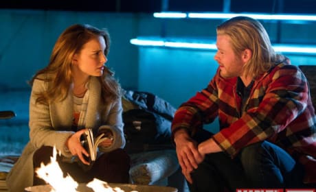 Natalie Portman & Chris Hemsworth Star in Thor
