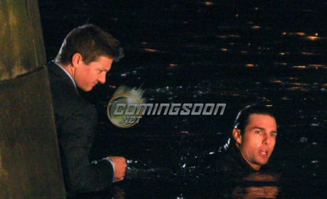 Cruise and Renner Get Wet
