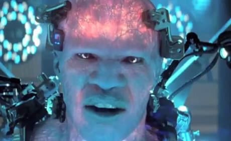Jamie Foxx Stars as Electro in The Amazing Spider Man 2