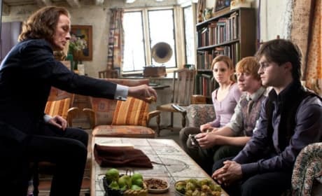 Two New Images from Harry Potter and the Deathly Hallows Surface!