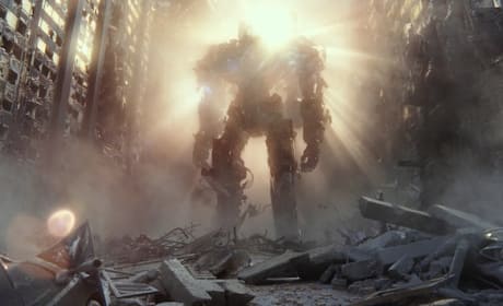 Pacific Rim 2 is Coming Soon: Guillermo del Toro Reveals Details!