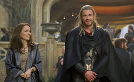 Thor The Dark World Chris Hemsworth Natalie Portman