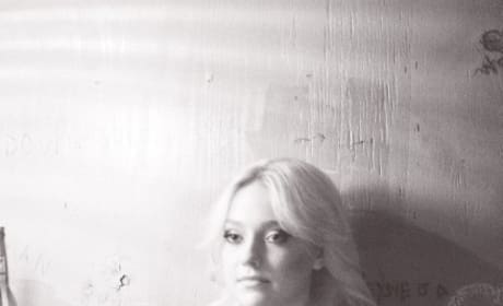 Dakota Fanning... all grown up!