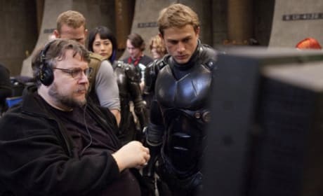 Guillermo del Toro Updates Pacific Rim 2 Schedule