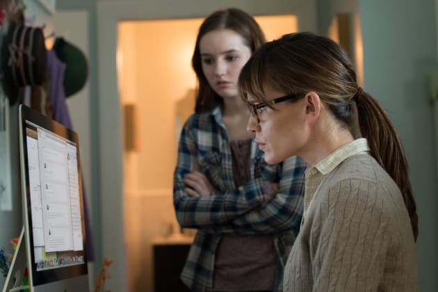 Jennifer Garner Does Some Digging