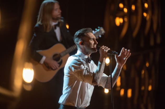 Oscars Adam Levine Performs