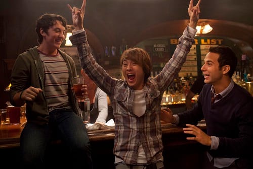 Miles Teller Skylar Astin and Justin Chon 21 and Over
