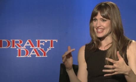 Draft Day Exclusive: Jennifer Garner Exclusive