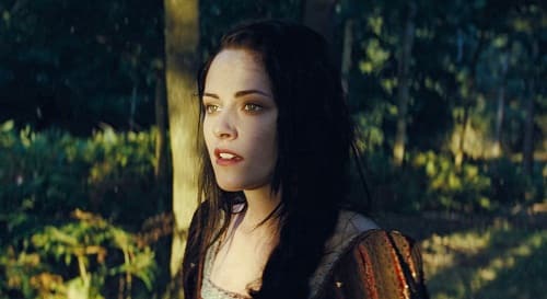 Snow White and the Huntsman Features Kristen Stewart