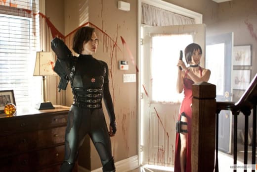 Milla Jovovich and Li Bingbing Resident Evil: Retribution Still