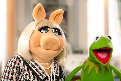 Miss Piggy and Kermit the Frog in The Muppets