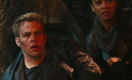 Zoe Saldana Chris Pine Star Trek Into Darkness