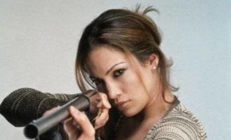 Karen Sisco with shotgun