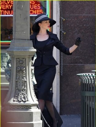 Dark Knight Rises Set Photos Christian Bale And Anne Hathaway Are Dapper Movie Fanatic