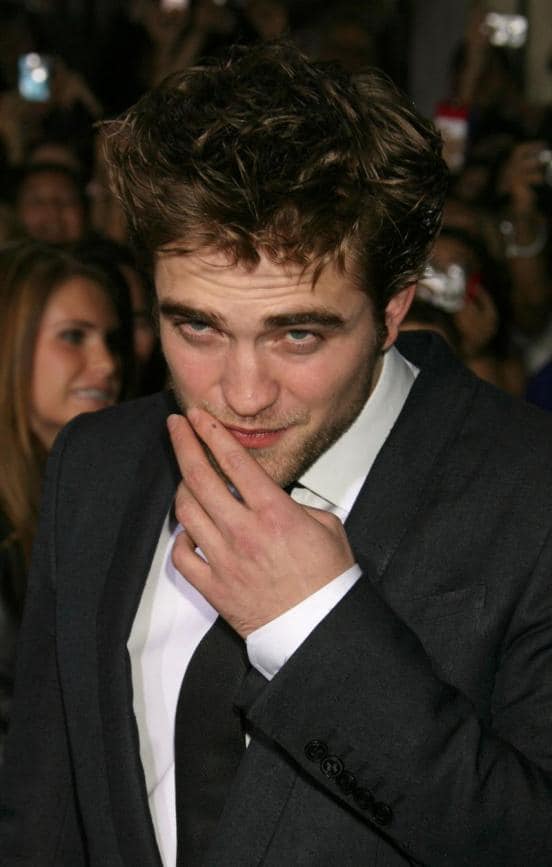 Robert Pattinson on the New Moon Red Carpet