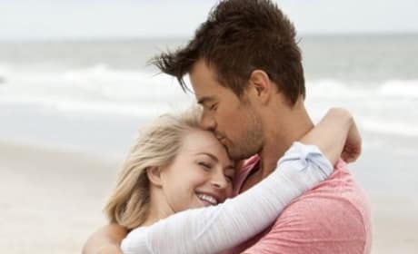 Safe Haven Review: Nicholas Sparks Tries Thrilling
