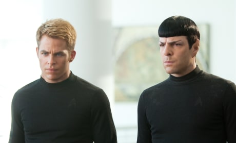 Chris Pine Zachary Quinto in Star Trek Into Darkness