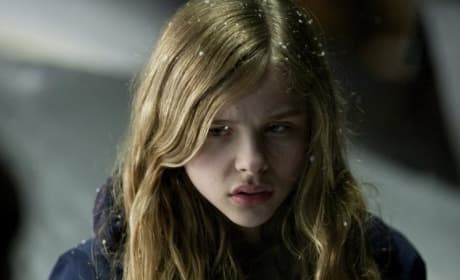 Chloe Moretz and Kodi Smit-McPhee Featured in Two New Stills from Let Me In