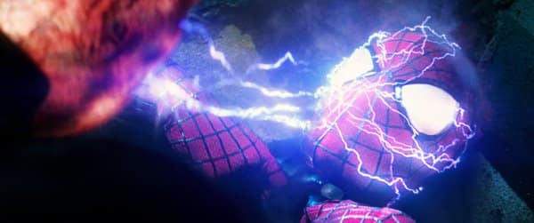 The Amazing Spider-Man 2: Spider-Man Gets Electrocuted