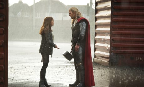 Chris Hemsworth Natalie Portman Thor The Dark World
