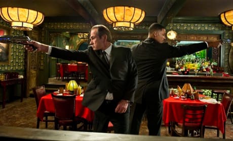 Tommy Lee Jones and Will Smith Star in Men in Black 3