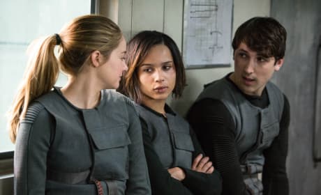 Shailene Woodley Zoe Kravitz Divergent