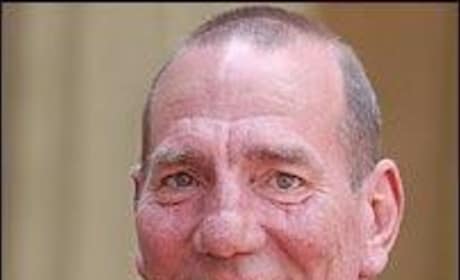 Pete Postlethwaite Picture