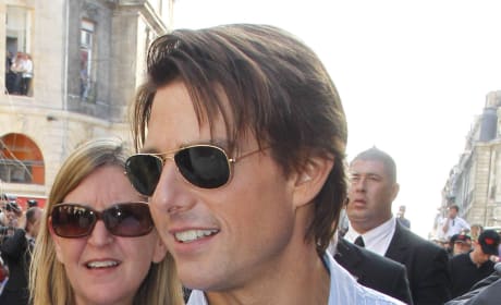 Tom Cruise Closing Deal To Star in Rock of Ages