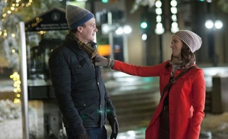 Jason Segel and Emily Blunt Star in The Five-Year Engagement
