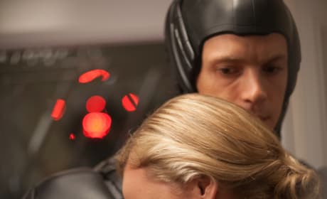 RoboCop Joel Kinnaman and Abbie Cornish