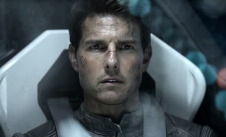Oblivion Stars Tom Cruise