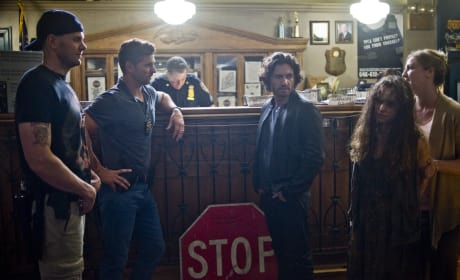 Deliver Us From Evil Joel McHale Eric Bana
