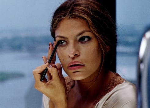 Eva Mendes as Frankie Donnenfeld