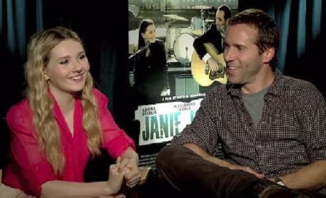 Exclusive: Abigail Breslin and Alessandro Nivola Sing Janie Jones' Praises