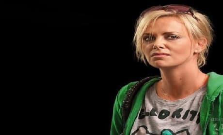 Young Adult Red Band Trailer: Charlize Theron Swears Like a Sailor