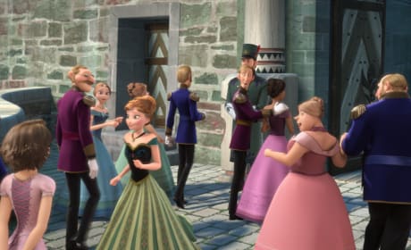 Frozen Easter Egg Photos: Past Disney Characters Make Appearances!