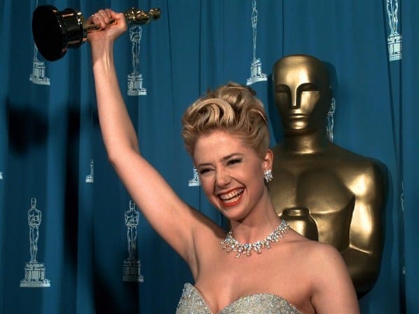 Mira Sorvino Beats Kate Winslet