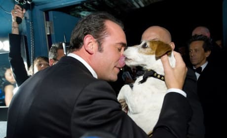 Jean Dujardin and Uggie at The Oscars