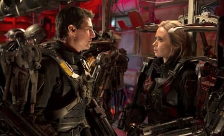 Edge of Tomorrow Stars Emily Blunt Tom Cruise