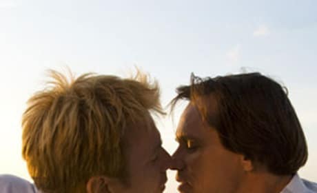 Jim Carrey and Ewan McGregor Kiss!