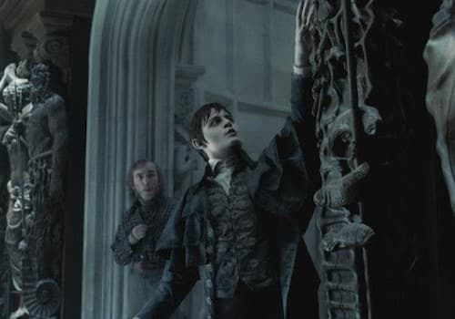 Johnny Depp Stars in Dark Shadows