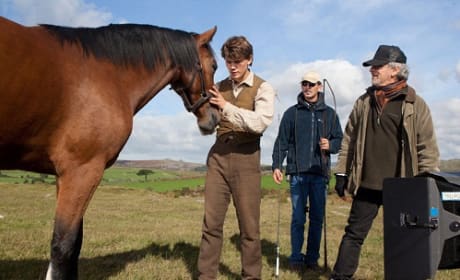 Steven Spielberg Directs Jeremy Irvine in War Horse