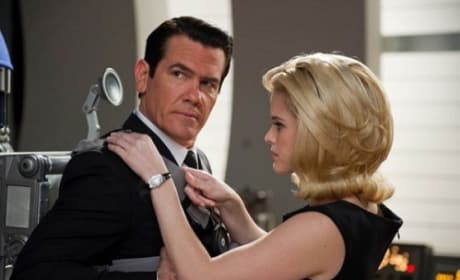 Josh Brolin and Alice Eve in Men in Black 3
