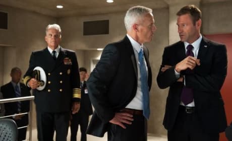 Aaron Eckhart Stars in Olympus Has Fallen